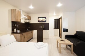 高級寢具、書桌、筆電工作空間、遮光布/窗簾