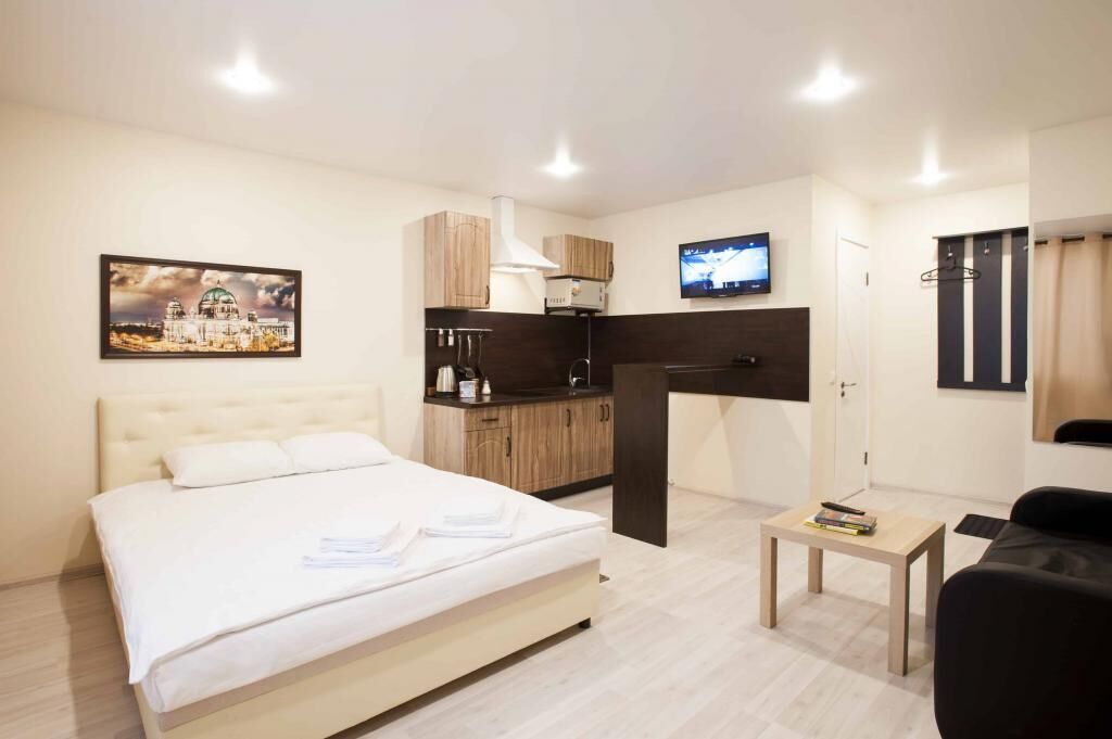 Kahden hengen standard-huone yhdelle | Ylelliset vuodevaatteet, työpöytä