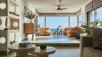 Smart TV, fireplace, table tennis, offices