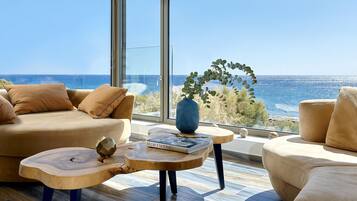 Smart TV, fireplace, table tennis, offices