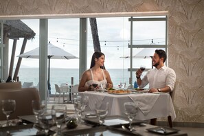 5 restaurantes, se sirve desayuno