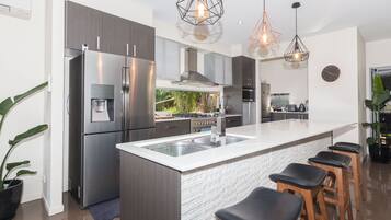 Fridge, microwave, oven, dishwasher