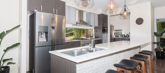 Phoebe Darling Holiday House (limited season)