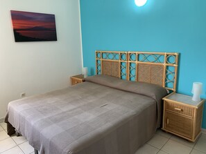 Standard Double Room (Camera n. 7) | Free WiFi, bed sheets - Hotel Ristorante Il Triangolo (Augusta)