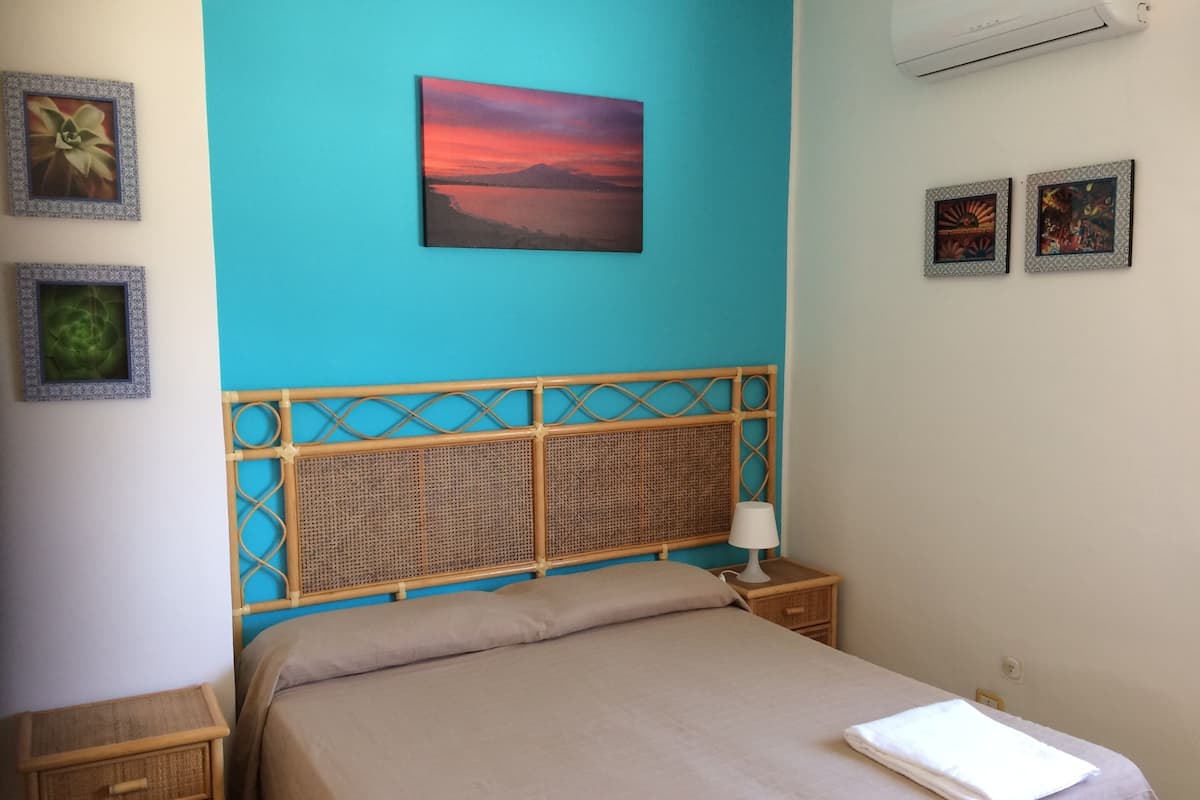 Doppia Standard, vista mare (Camera n.4) | 1 camera, Wi-Fi gratuito, lenzuola