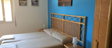 Free WiFi, bed sheets