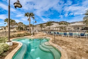 Lämmitetty uima-allas