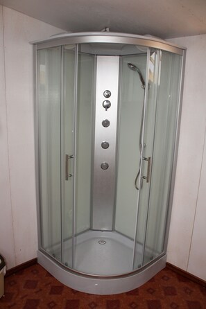 Comfort Double Room | Bathroom shower - Titicaca Floating Lodge (Puno)