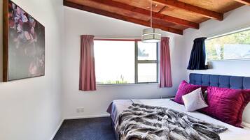 Private 3 Bedroom Duplex | 3 bedrooms, iron/ironing board, free WiFi, bed sheets