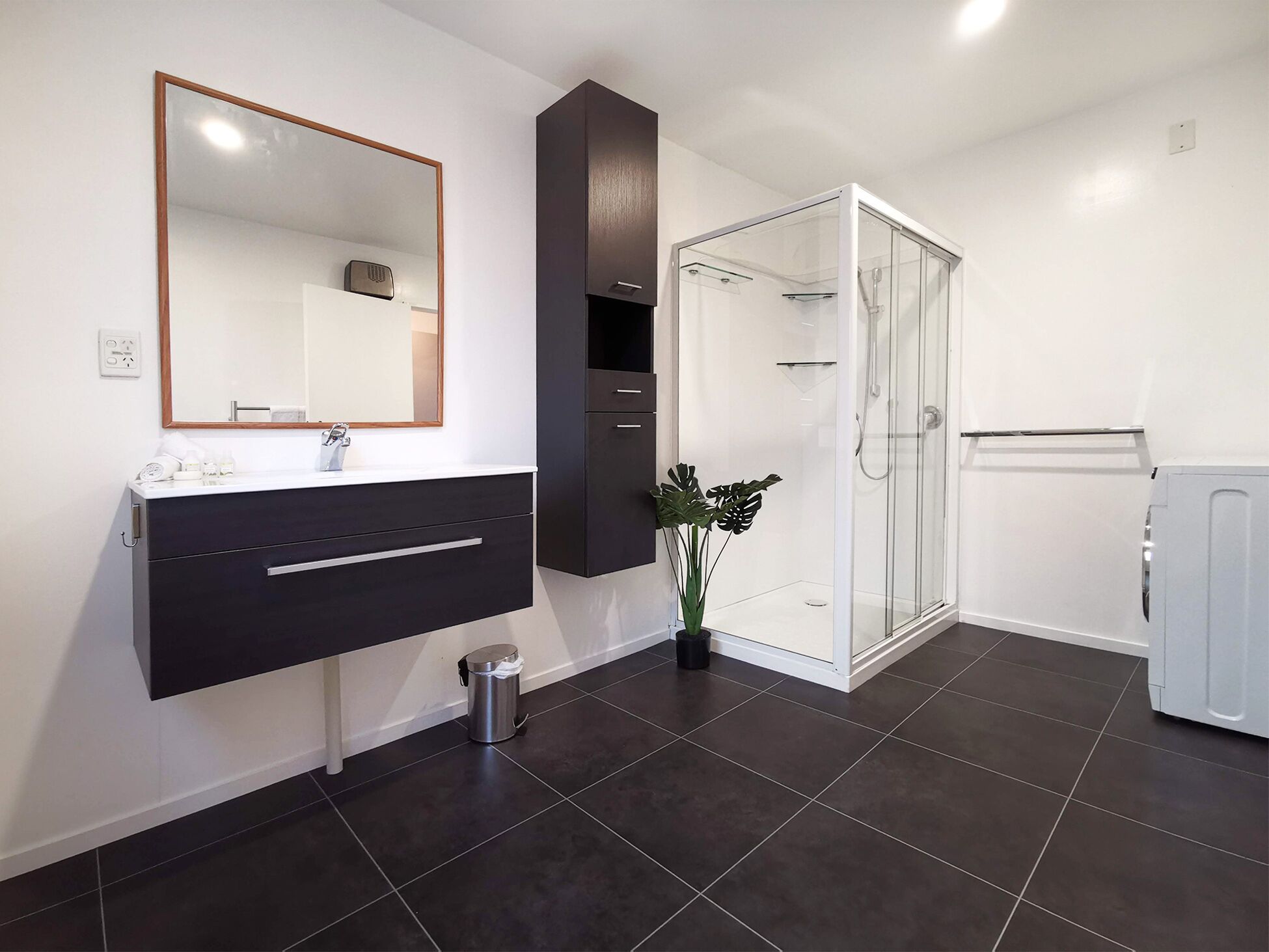 Private 3 Bedroom Duplex | Bathroom | Combined shower/tub, hair dryer, towels, soap