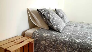 2 makuuhuonetta, silitysrauta/-lauta, Wi-Fi, vuodevaatteet