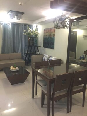 Dining - Cathy Homes~ Hundred Steps to SM Mall City of Davao (Davao City)