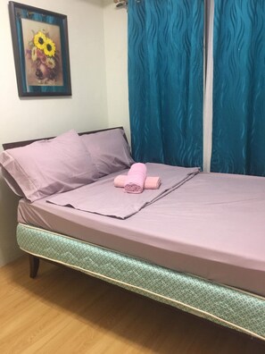 2 habitaciones, tabla de planchar con plancha, wifi y ropa de cama 