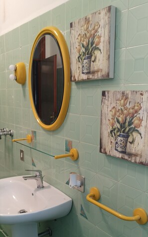 Ensemble baignoire-douche