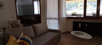 STOR OCH LJUS BOENDE LAKE ORTA