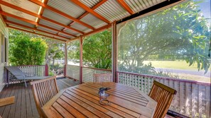 Outdoor dining - 55 Holland Street Bargara (BARGARA)