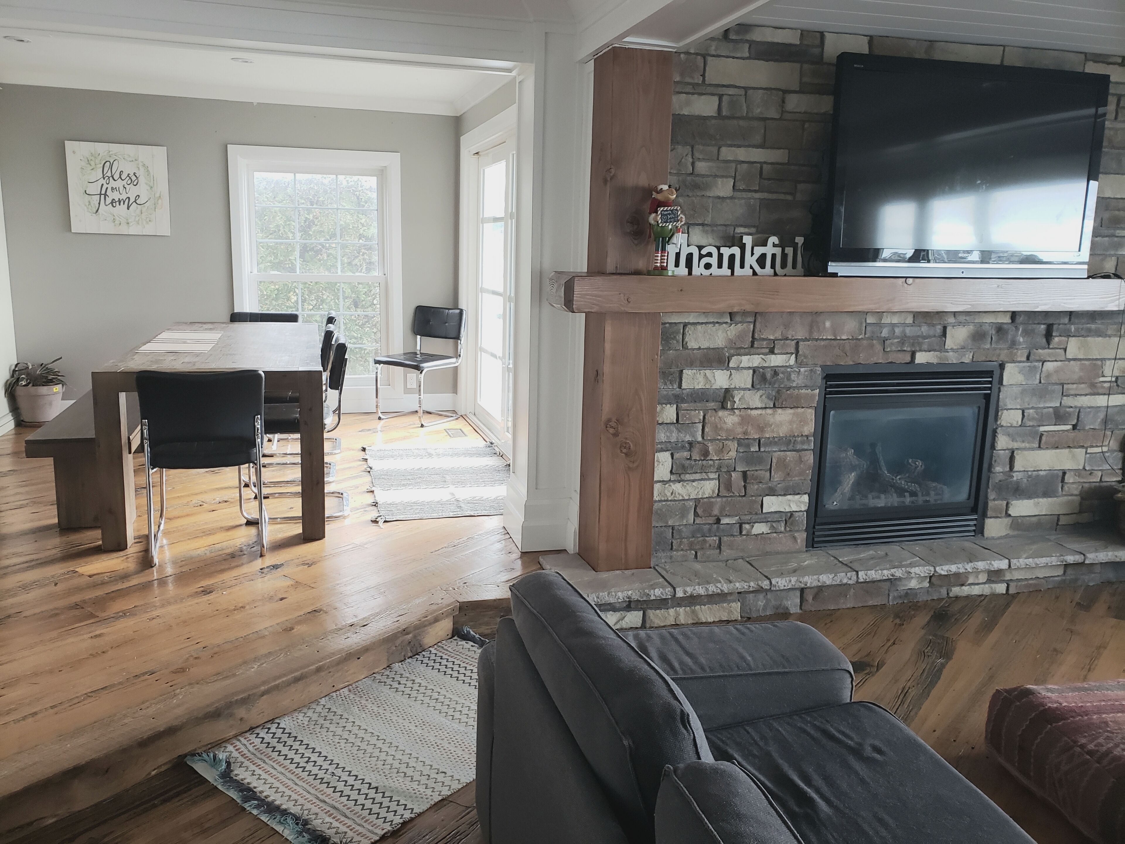 Four Season Waterfront Cottage Over-the-water View - Orillia