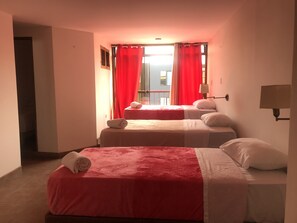 Basic Quadruple Room | Down comforters, in-room safe, free WiFi - Duque de Villa Miraflores (Lima)
