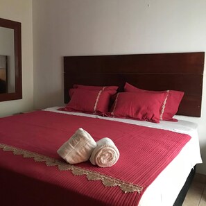 Habitación individual básica | Edredones de plumas, caja fuerte, wifi gratis