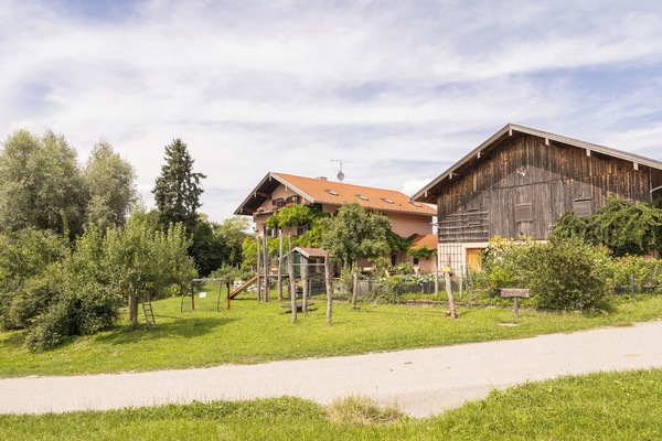 Appartment Bernadette 40qm mit Balkon und Bergblick-Unser Hof