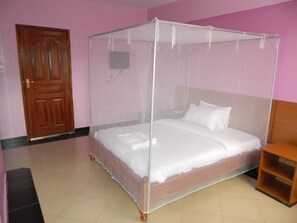 1 bedroom, premium bedding, memory-foam beds, desk