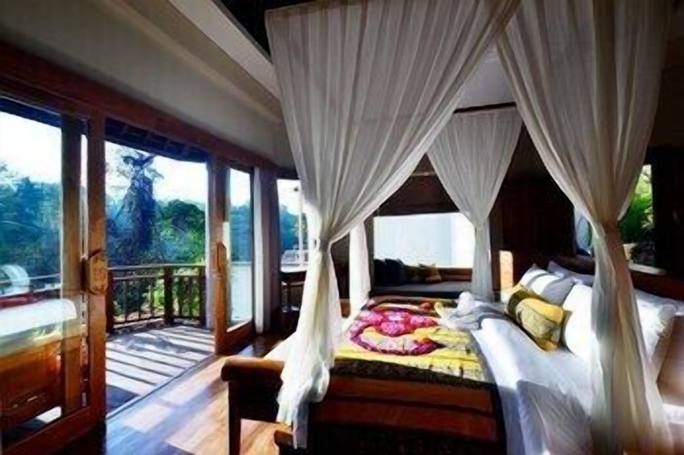 Minibar, in-room safe, desk, blackout drapes