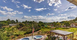 Outdoor spa tub - Tucurinca Hotel & Spa (Montenegro)