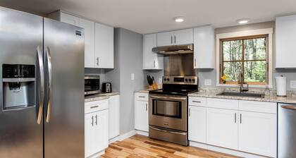 Maine Barn Hideaway- 2nd Floor Private Guesthouse