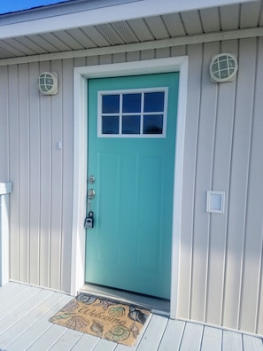 Exterior detail - Spacious 2000+sqft Home, 3 min to Beach, Lighthouse & Quaint Village (St George Island)