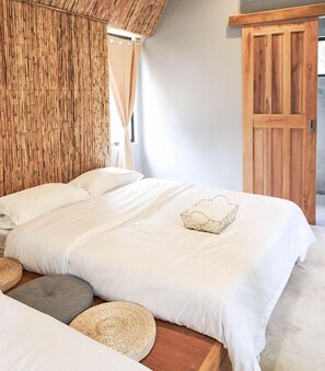 Family Room | Free WiFi, bed sheets - Diwa Siargao (General Luna)