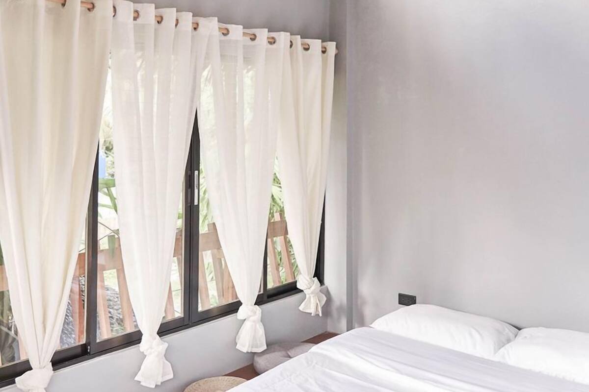 Deluxe Room | WiFi (free), bed sheets