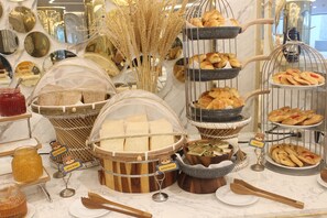 Daily buffet breakfast for a fee - Wyndham La Vita Rawai Phuket (Rawai)