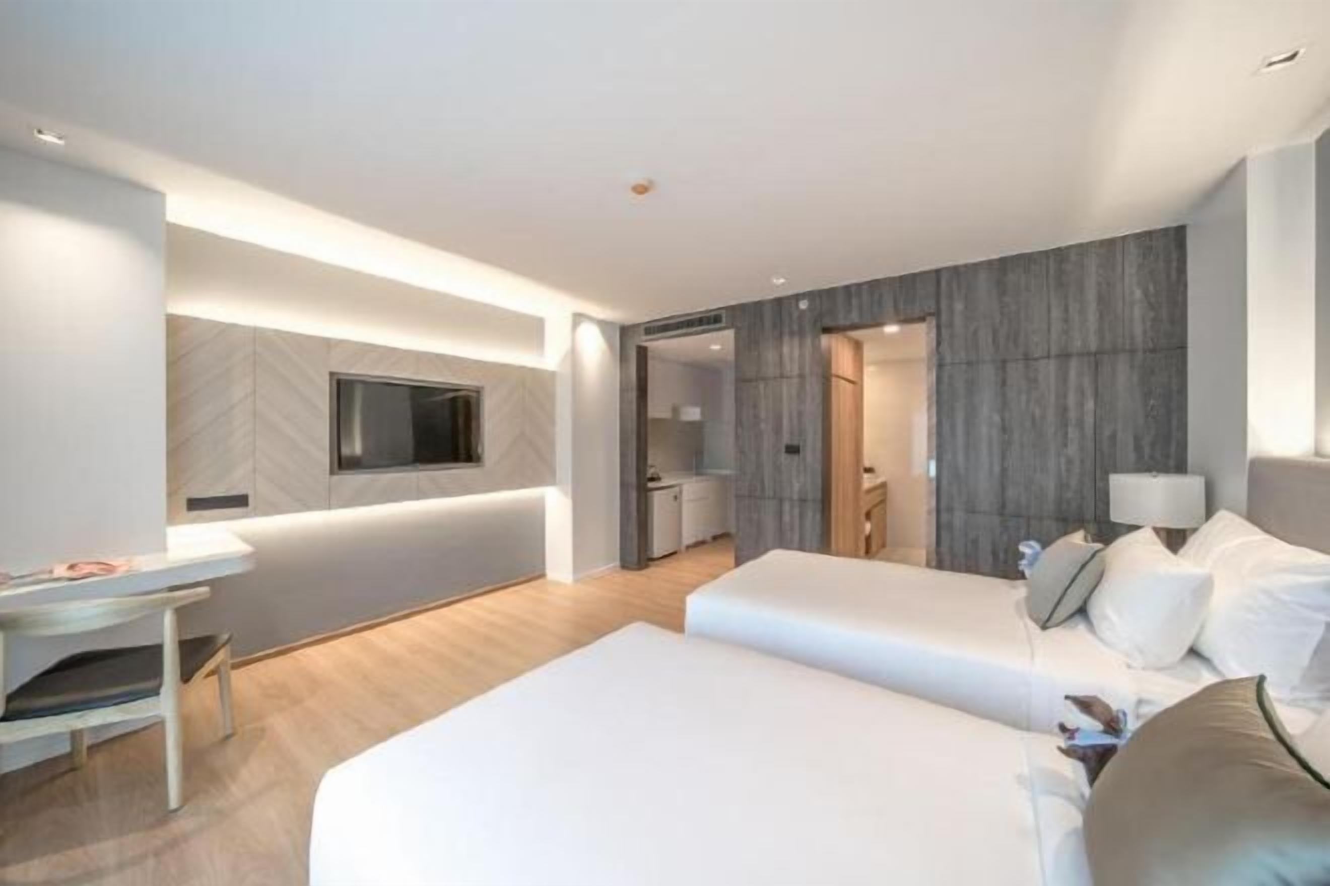 Premium bedding, pillowtop beds, free minibar items, in-room safe