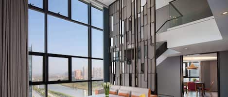 Minibar, wi-fi (inkludert) og sengetøy