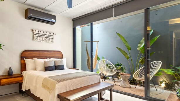 Studio Khas | Seprai premium, bantalan ekstra lembut, dan brankas