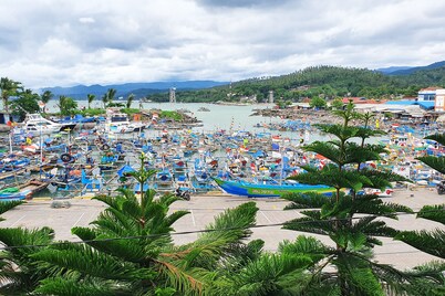 SPOT ON 1896 Hotel Mahkota Pantai