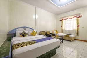 Economy Triple Room | Desk, free WiFi, bed sheets