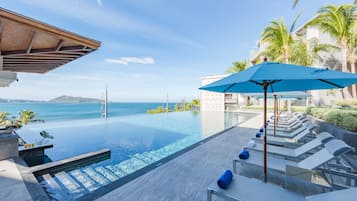 2 piscinas al aire libre, sombrillas, sillones reclinables de piscina