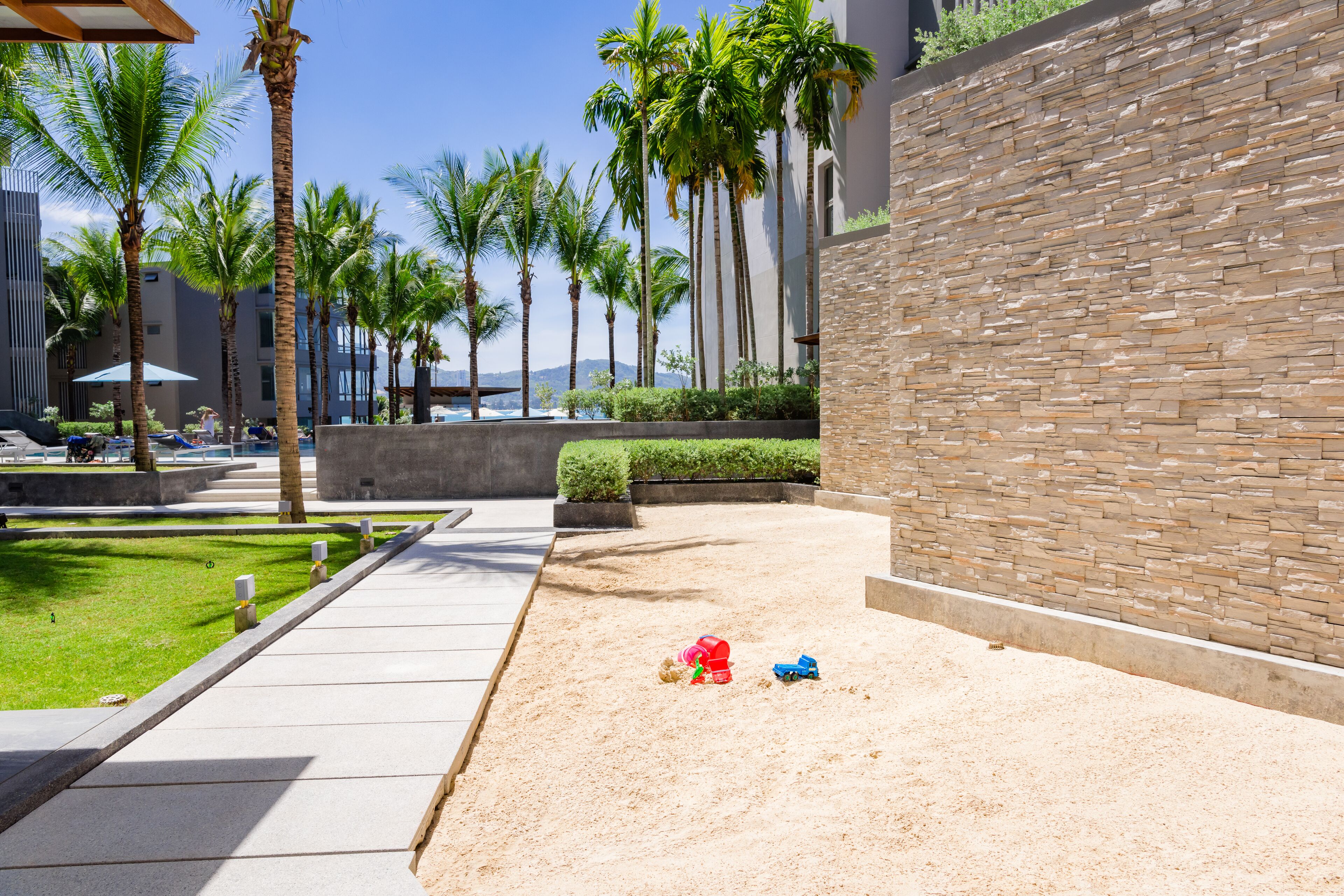 children’s play area – outdoor