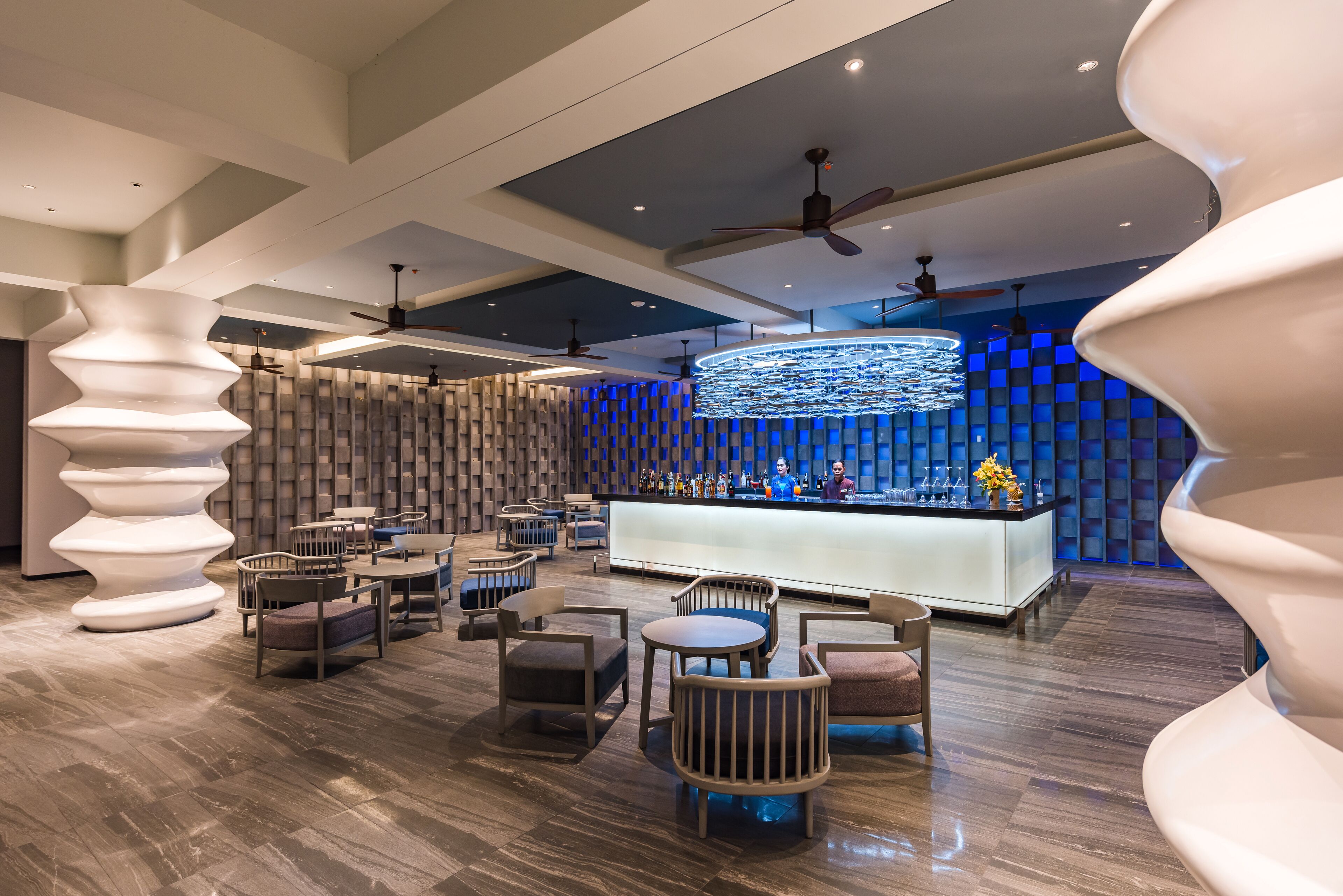 2 bars/lounges, swim-up bar, poolside bar, beach bar