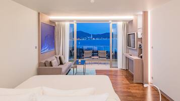 Ocean Comfy Room | Minibar (con algunos artículos gratuitos), caja fuerte, escritorio