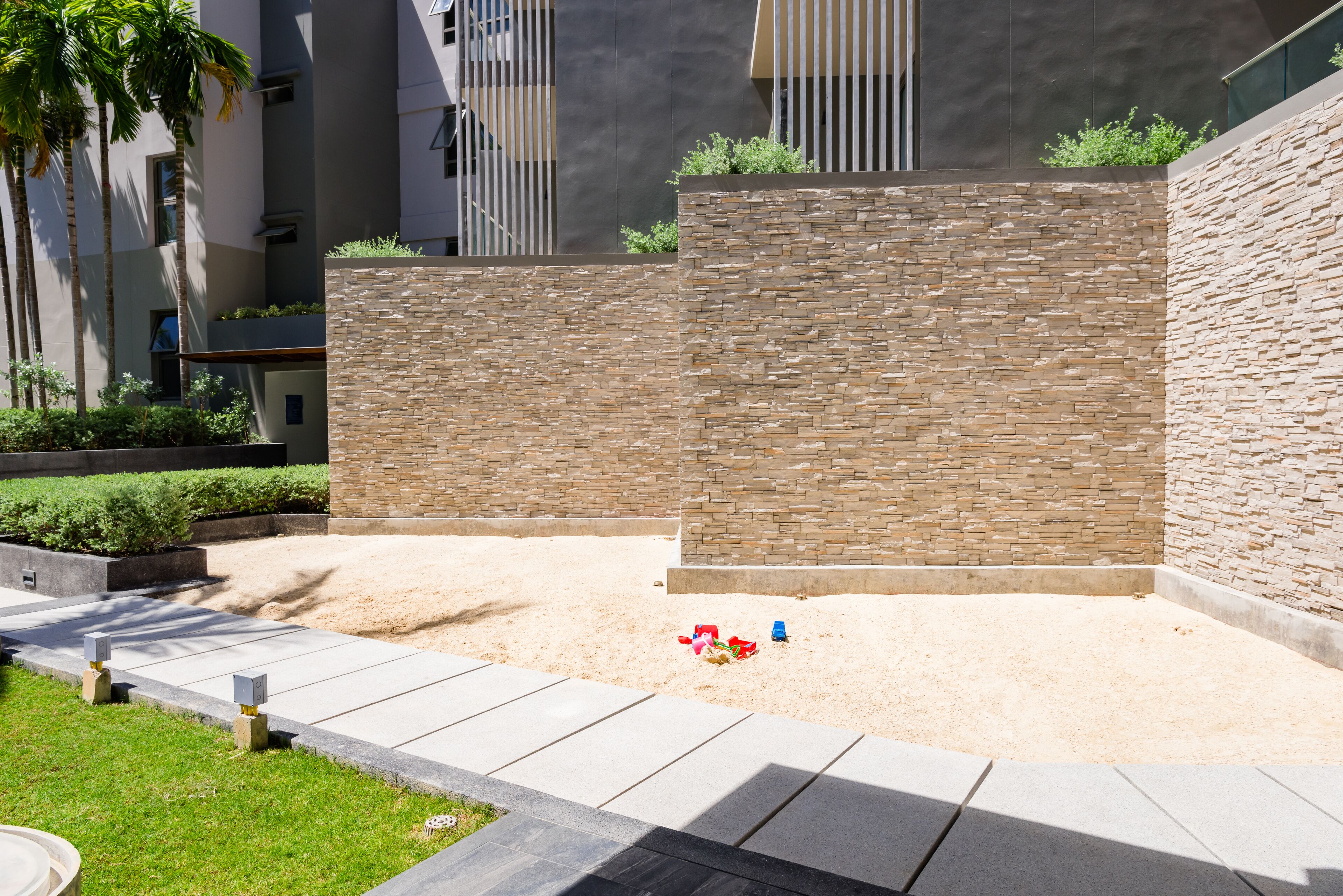 children’s play area – outdoor