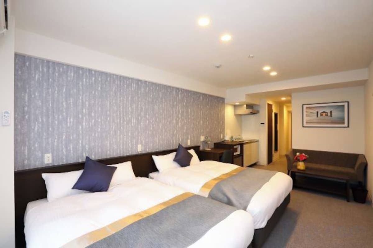 Down duvets, desk, blackout curtains, free WiFi