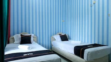 Deluxe Twin Room | Desk, free WiFi, bed sheets