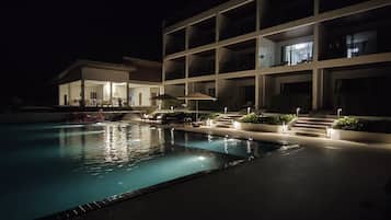 Outdoor pool, open 7:30 AM to 7:00 PM, pool umbrellas, sun loungers