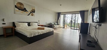 Pool Access Room | 加厚床垫、客房内保险箱、办公桌、笔记本电脑工作区