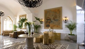 المنشأة من الداخل