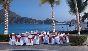 منطقة خارجية لإقامة الولائم والاحتفالات