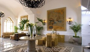 Interior - Luxury One Bedroom Suite. Sleeps 6 (Cabo San Lucas)