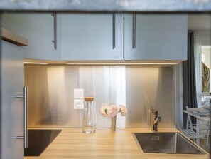 Jääkaappi, mikroaaltouuni, astianpesukone